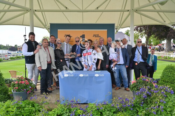 yr10062022r6-48 - Race 6 4.40pm No 1 York by GuestHouse Hotels British EBF Novice Fillies Stakes