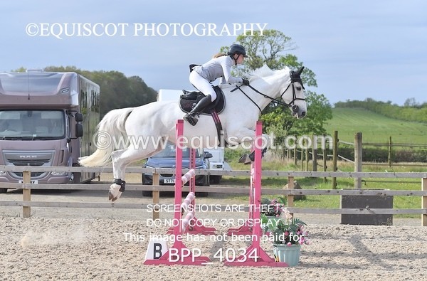 BPP_4034 - CLASS 9 - FRI - Senior Newcomers/ 1.10m Open