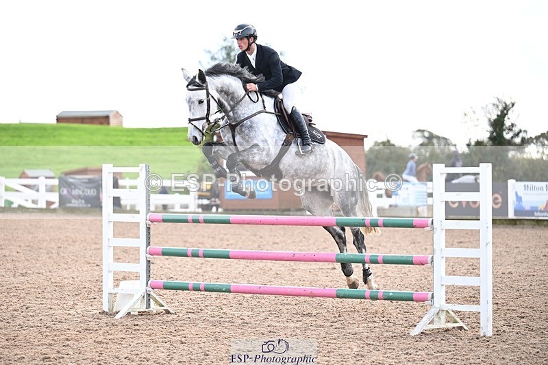 251022-124441-00417 - Cls 4 Snr Newcomers 1.10m