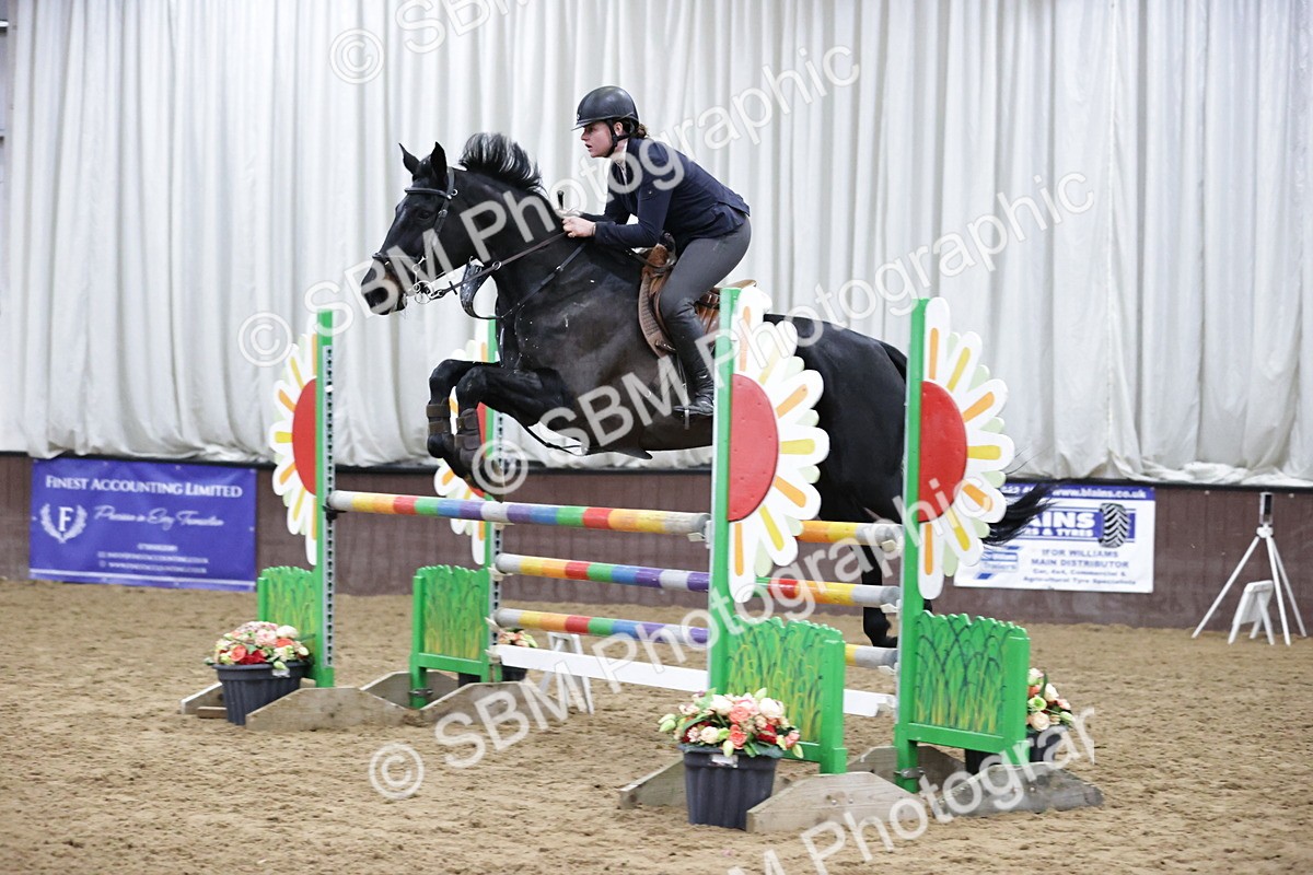 SBM_001337 - Class 4 - Senior Newcomers/ 1.10m Open