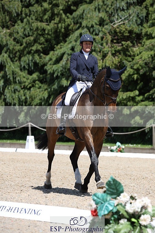 230526-135211-06407 - 369-GIDO_G-Sally_Chamberlain-WEDTrotUp+DR