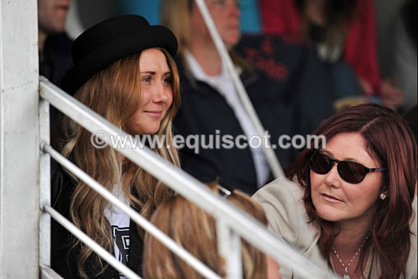 EQUISCOT 9305 - A WEE PEEK AT RHS 2013