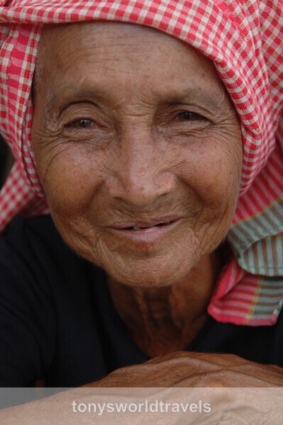 Smiling Lady Cambodia - Smiling faces of the World