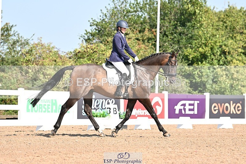 250816-100150-03030 - 096-Louisa.ChattingFirst.Mohican.II