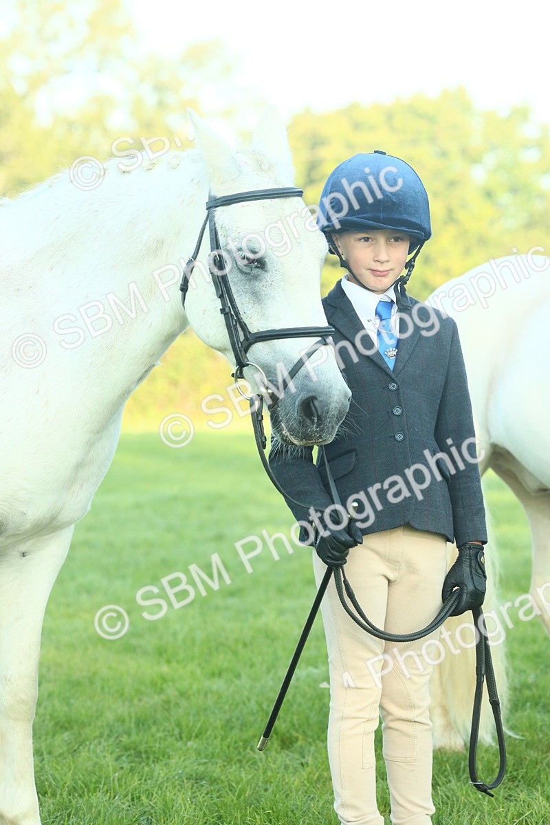 SBM_57483 - S37 - Starters In Hand Showing