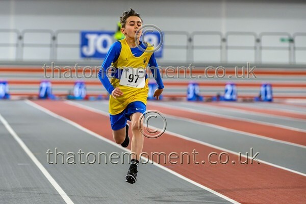 Age26SUN-927471 - Track Male Set One