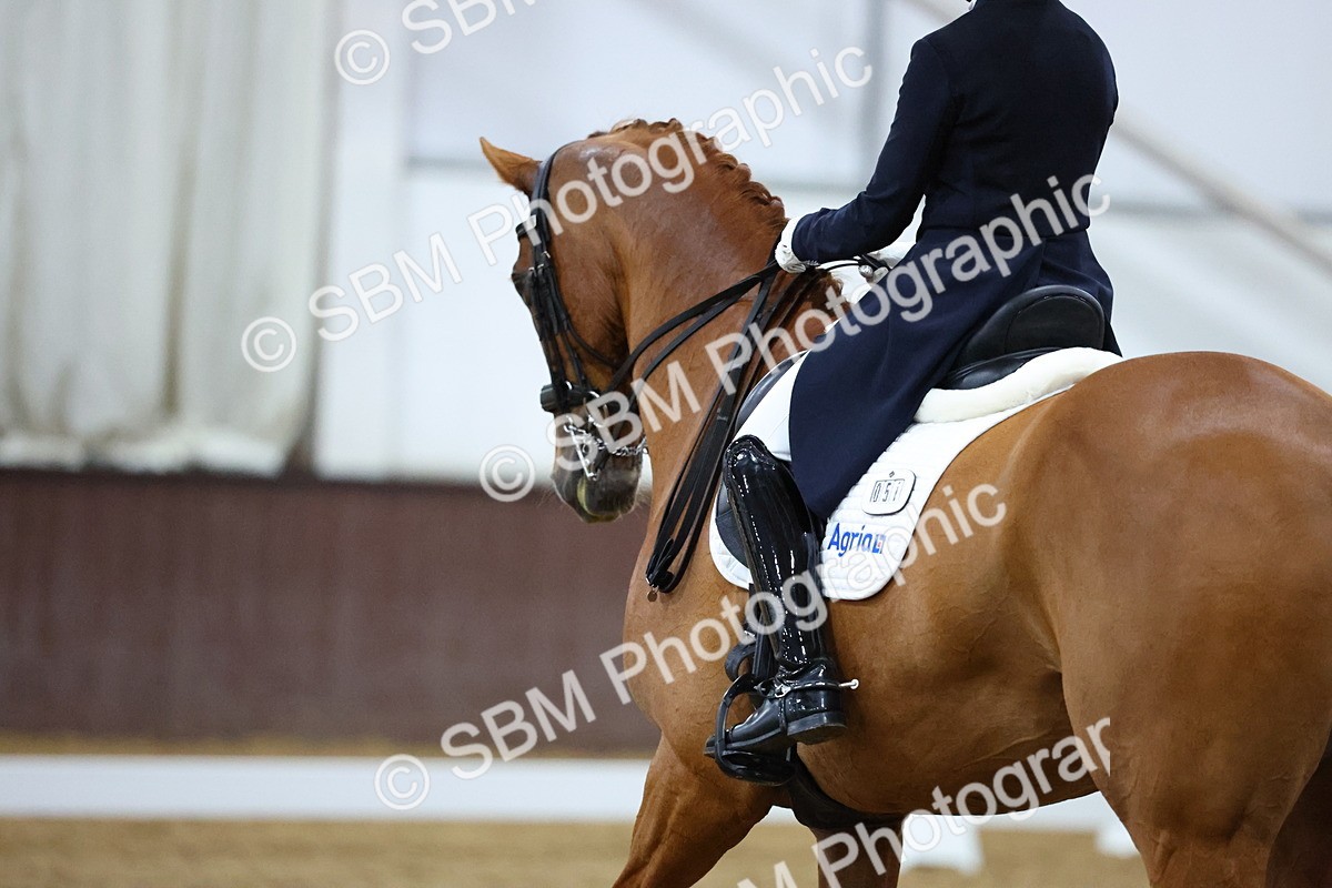 SBM_009817 - Class 14 - FEI Grand Prix - 19.27-20.27