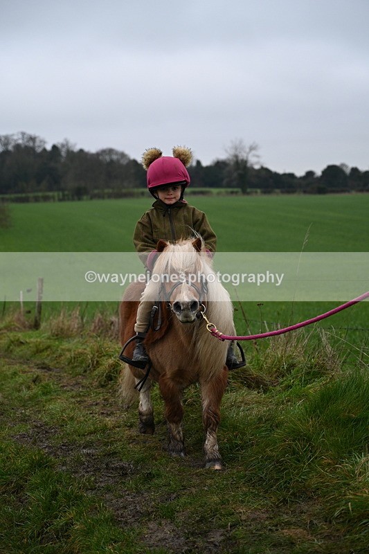 WJ7_9549 - Walk out..