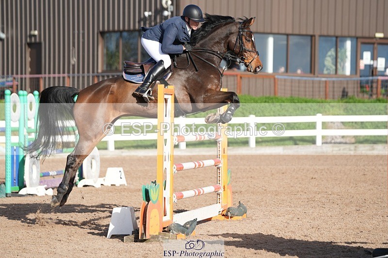 251108-125401-02593 - Cls 13 Foxhunter and 1.20m Open