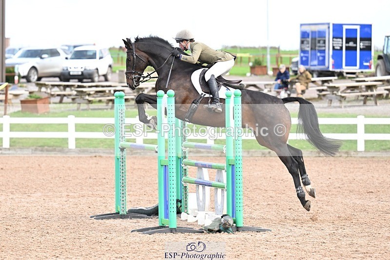 251022-130853-00492 - Cls 4 Snr Newcomers 1.10m