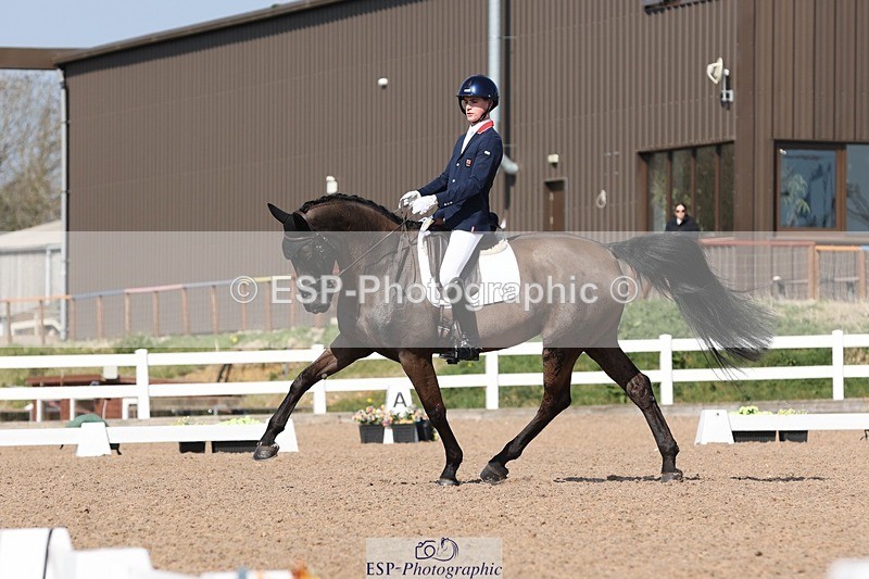 250404-152007-07073 - 117-Myles.Graham-Nibeley.Black.Pearl