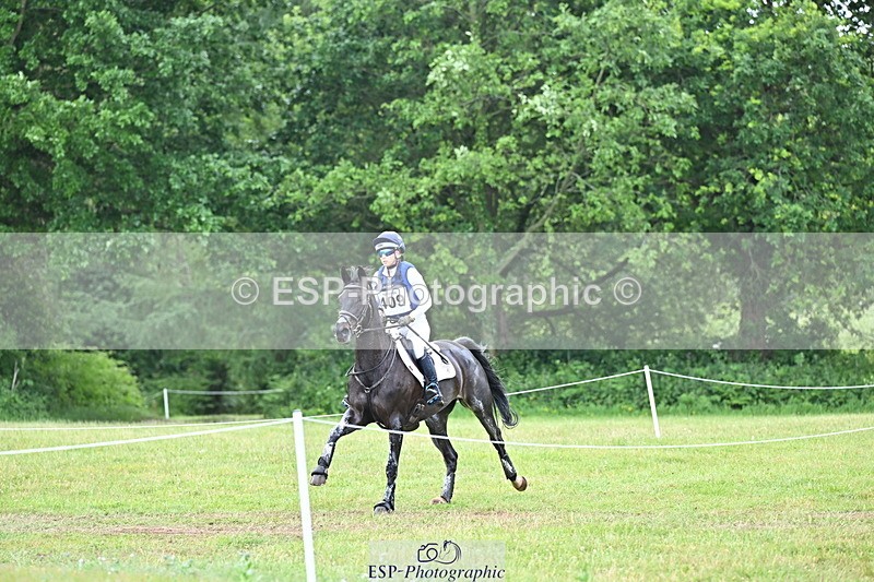 250525A-121736-15969 - D-409-Kirsty.Chabert-HERALDIKS.GIRL.OPPOSITION