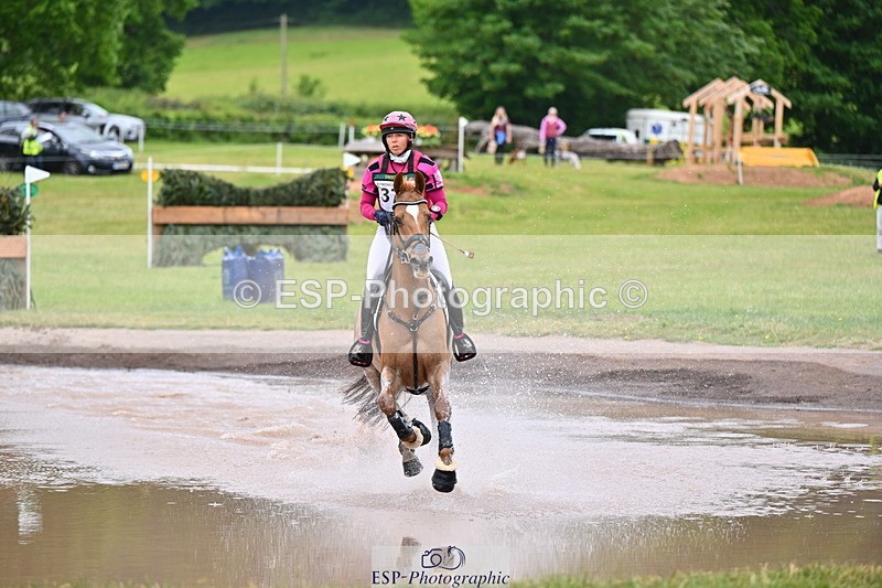 250524A-133418-10942 - B-370-Emma.Hyslop-Webb-KBS.TIME.TRAVEL