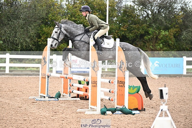 241023A-112120-00523 - Cls 1 British Novice and 90cm Open