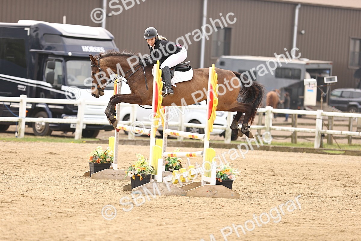  - Class 15 - Senior British novice - 90cm