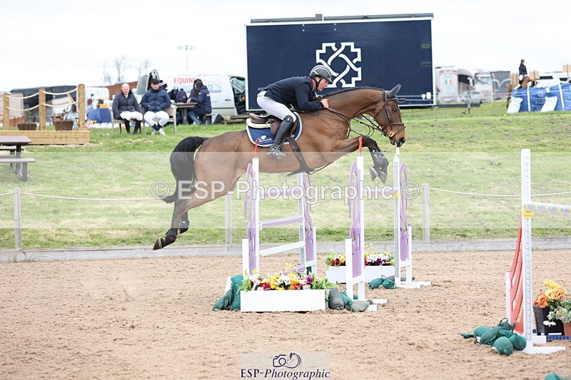 240419A-122011-07169 - Cls 6, 2 Star Medium Tour 1.35m