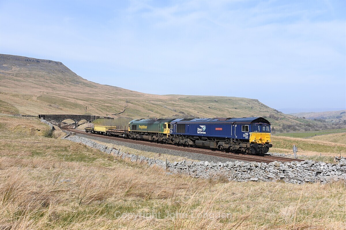 JL - 14.4.20 66301 & 66557 6K05 Carlisle - Crewe, Ais Gill - Ais Gill (road bridge southbound)
