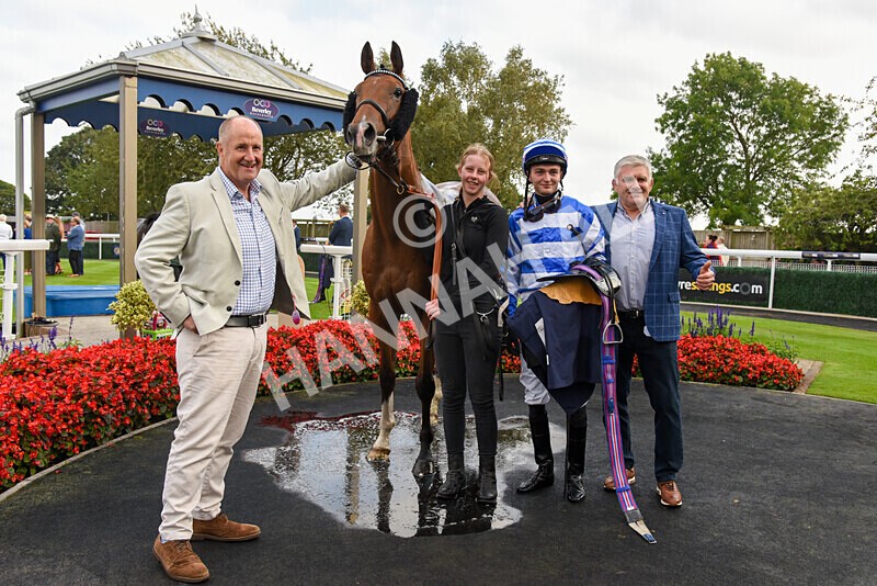 310824-Race 8-This Years Love-2981 - Race 8