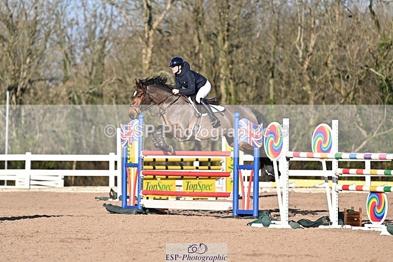 260107-125440-00336 - Cls 5+6 Foxhunter and 1.30m