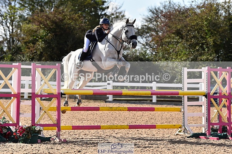 231014A-140740-05219 - Cls 15 1.05m Amateur Q 2nd R