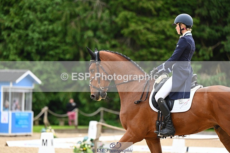 240524-090040-07622 - 501-BRUNO_FG-Edie_Campbell