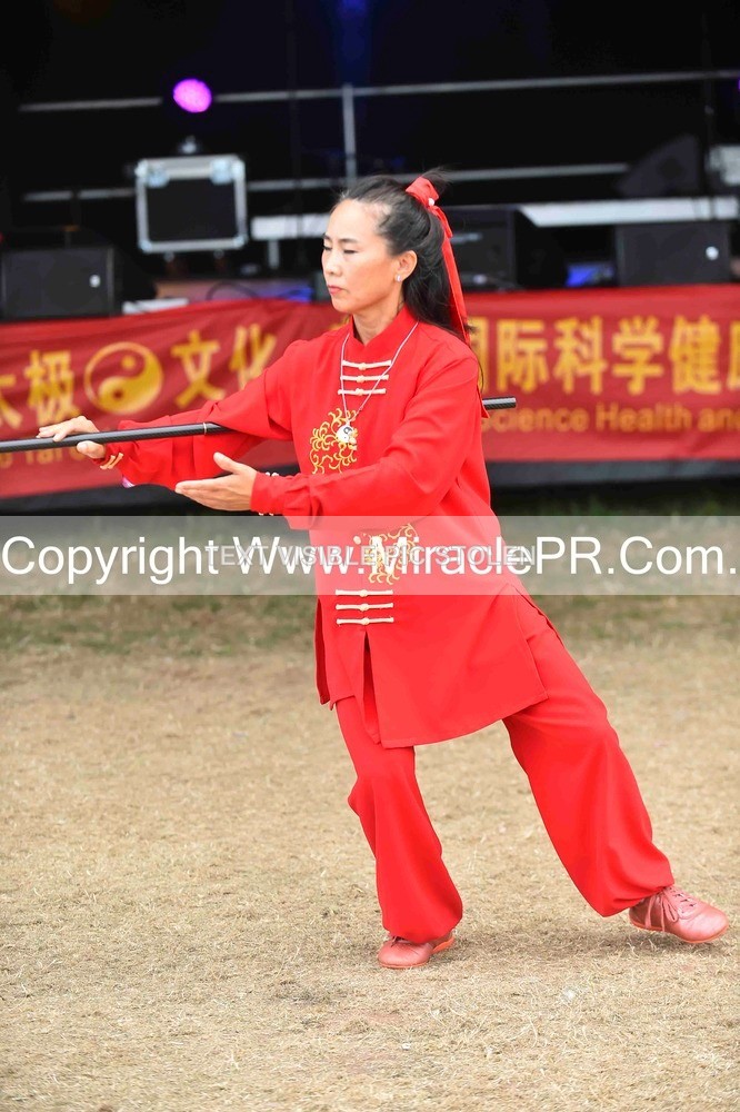 SH4_1582 - Tai Chi with Lisa Kay.