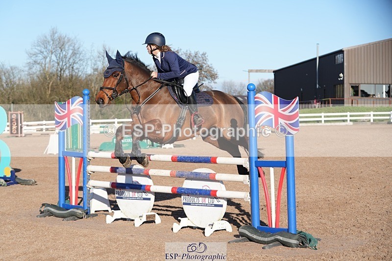 251130-120237-01140 - Cls 6 Blue Chip Pony Newcomers & 1m Open