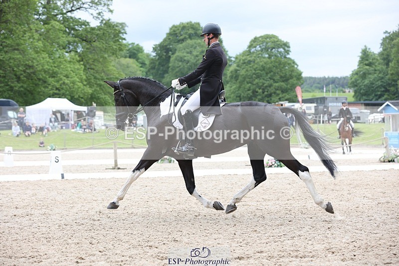 240524-171204-11247 - 377-HONEYBROOK_EXTRA_SPECIAL-Tom_Rowland