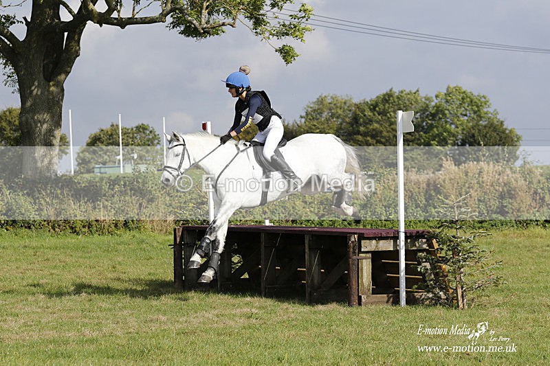  WWHT 171021 2957 - Intermediate (0.90m)  17/10/21