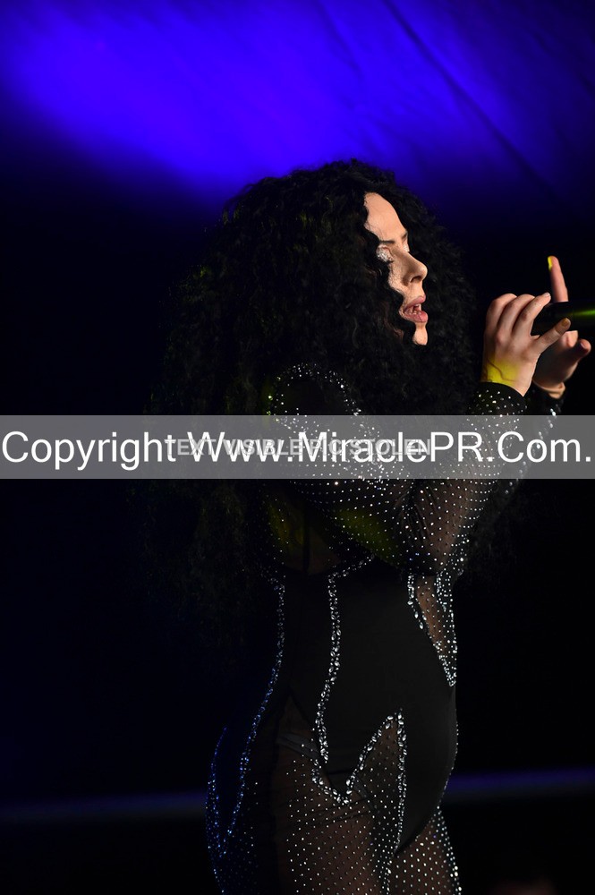 SH4_6005 - The Cher Experience