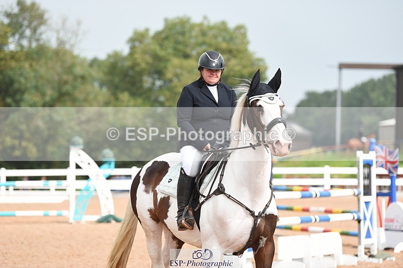 230902A-112636-00592 - Cls 8 1.05m Amateur Quali