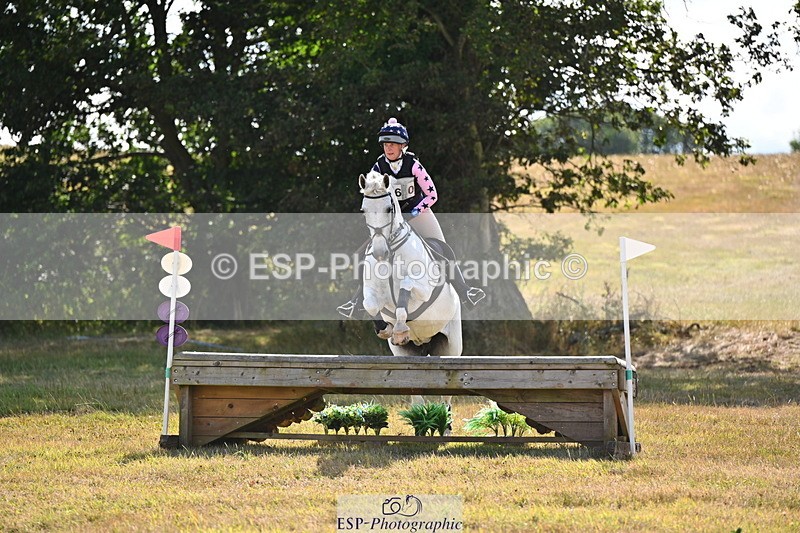 250803A-163013-16827 - Q-760-Sharon.Routley-KNOCKDOMNEY.SILVER.GAP