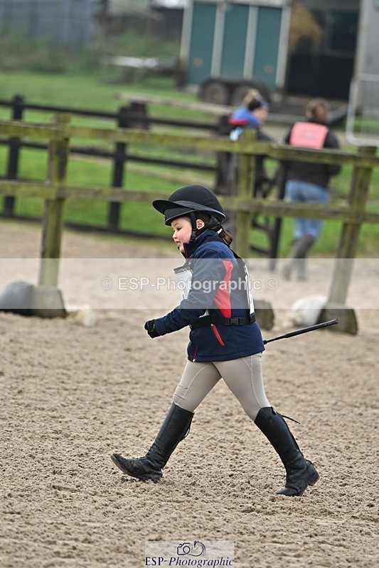 241110-100541-00187 - 40cm Showjumping