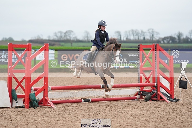 251116-095714-01463 - Cls 18 Clear Round 50cm