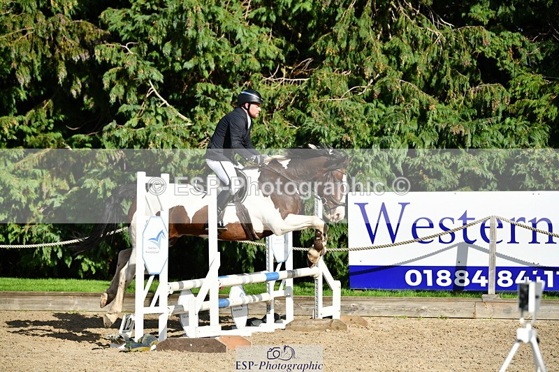 251004A-152822-01832 - Classes 8 & 9 70cm