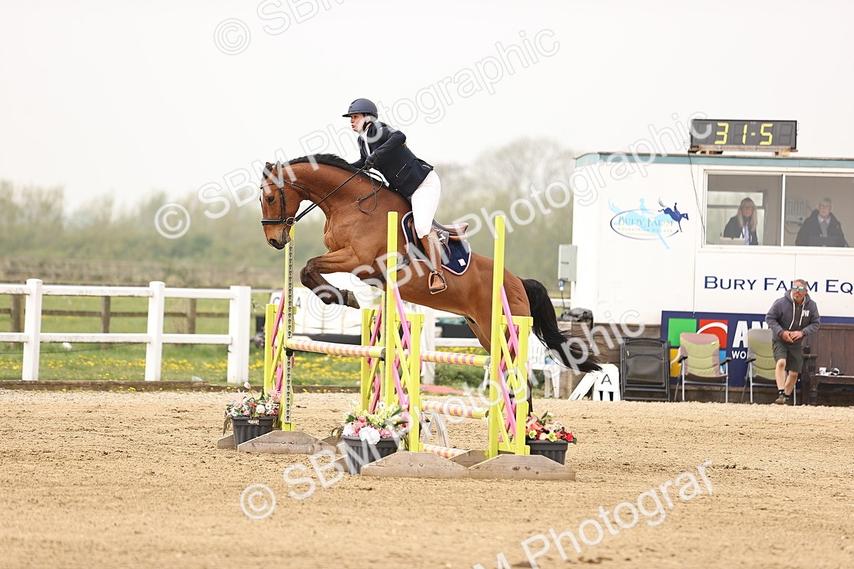  - Class 15 - Senior British novice - 90cm