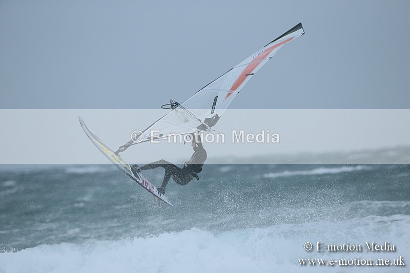WS 030413-92 - Windsurfing
