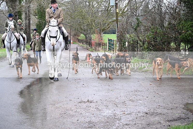 WJ7_9358 - Walk out..