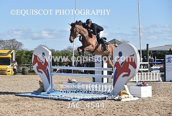 JAC_4544 - CLASS 11 SAT Andrew Hamilton Coach, RHS Foxhunter Championship Qualifier