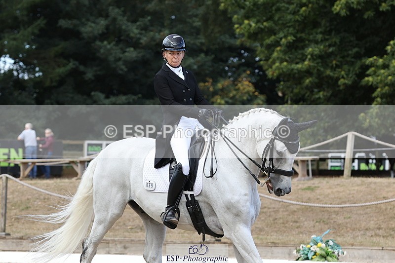 250809A-095936-02264 - 039-Jane.GilbyHugo.Holunder