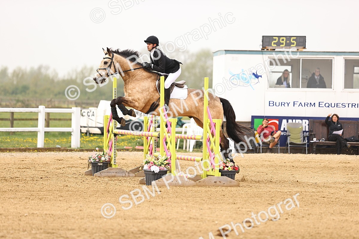  - Class 15 - Senior British novice - 90cm