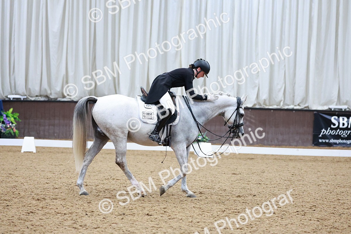 SBM_020959 - Class 13 - FEI INT I - 16.26-17.14