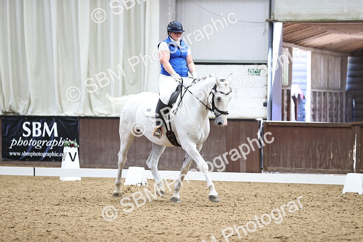 SBM_001915 - Novice 4 - 11.15-13.22