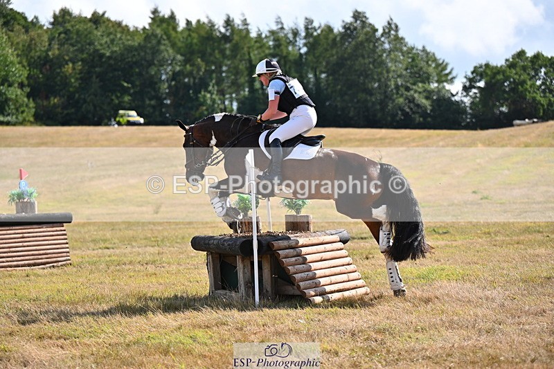 250803A-162640-16813 - Q-758-Caroline.Hutchens-CLOGORROWS.SOCKY