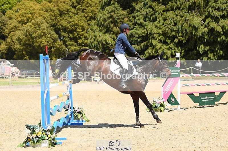 230527-135254-10981 - 425-ABC_ARCTIC_DAME-Jess_Falle-SJ