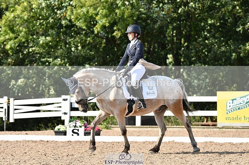 250906-162728-05075 - 128-Chantelle.Oliver-SymondsStadmorslow.Coffee.n.Cream