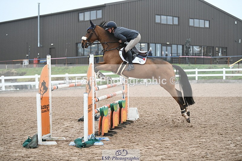 241103A-110805-07690 - SUN Cls 21 Snr Newcomers and 1.10m Open