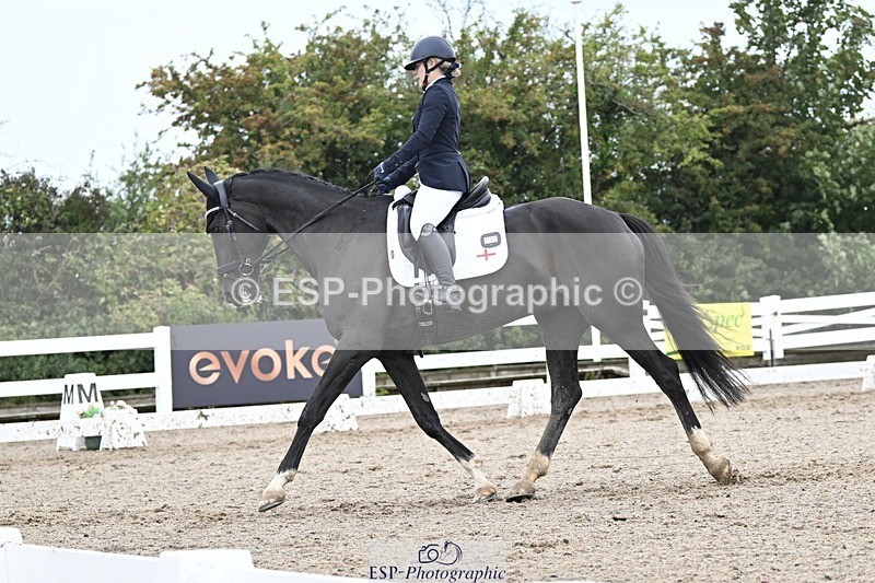 250907-124245-08108 - 034-Jasmine.SmithNigrasine.Rain