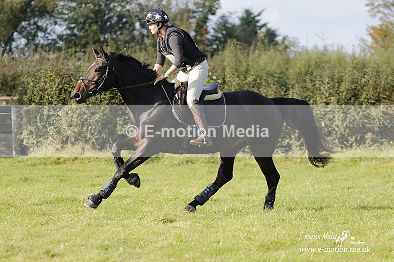  WWHT 171021 4008 - Open (1.00m)  17/10/21