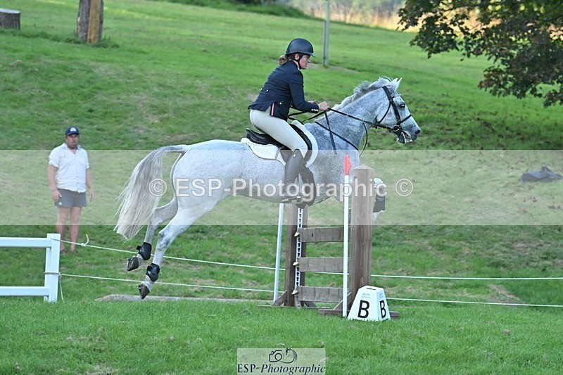 230909-180935-07976 - Cls 14 Snr 1m Derby